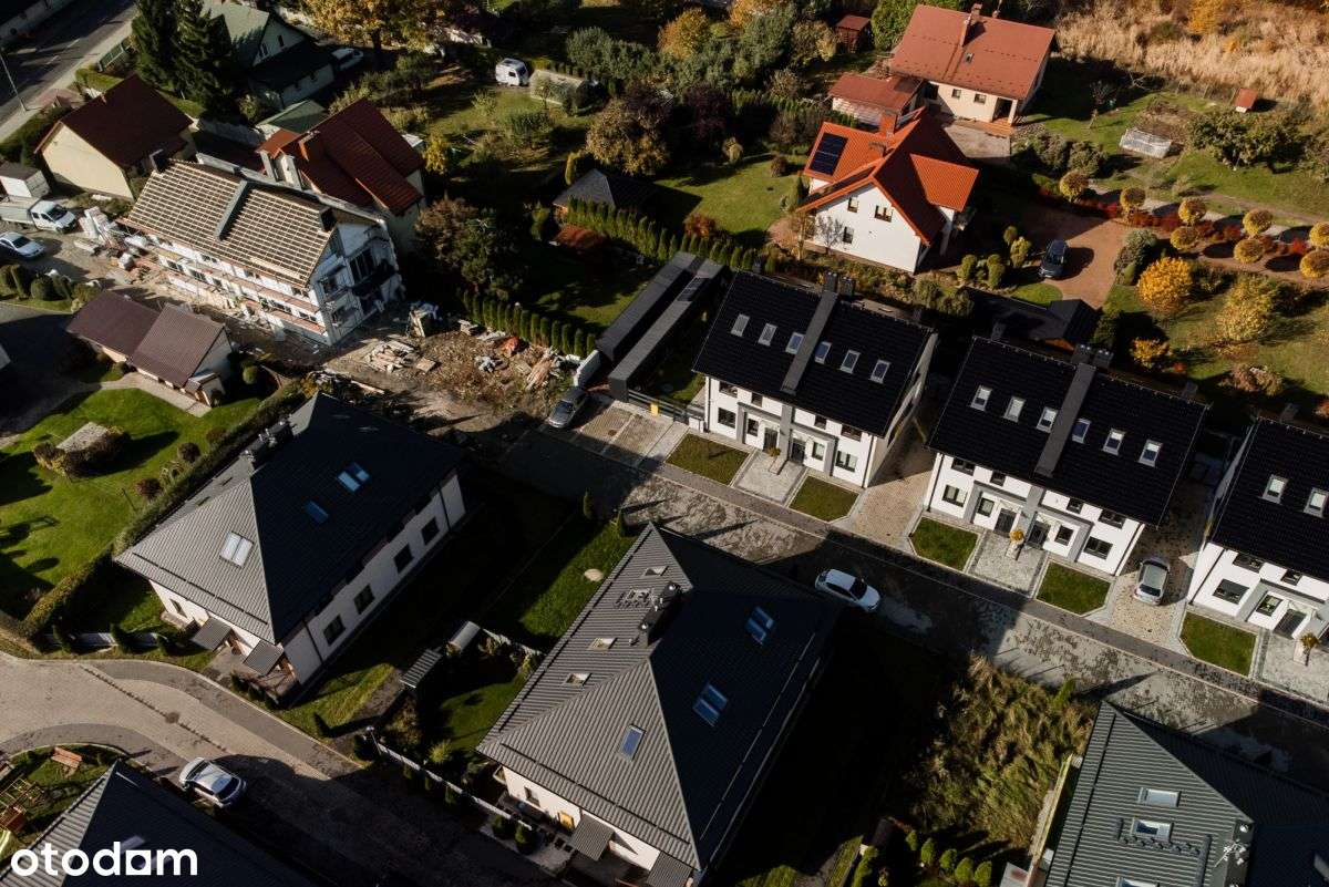 Mieszkanie z poddaszem i parkingiem. Taylora.-2