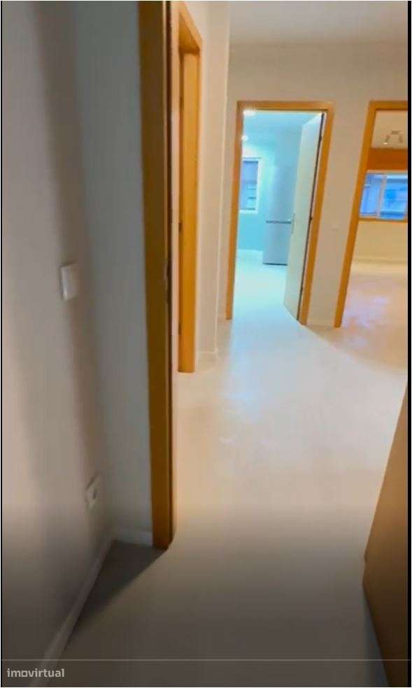 T2+1 Renovado no Centro de Gondomar, junto à Câmara!-14