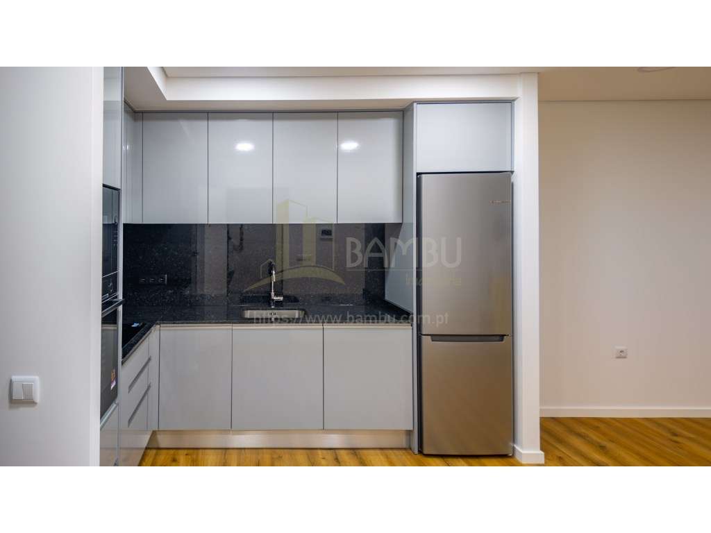 Apartamento T2 (NOVO) com lugar de garagem-8