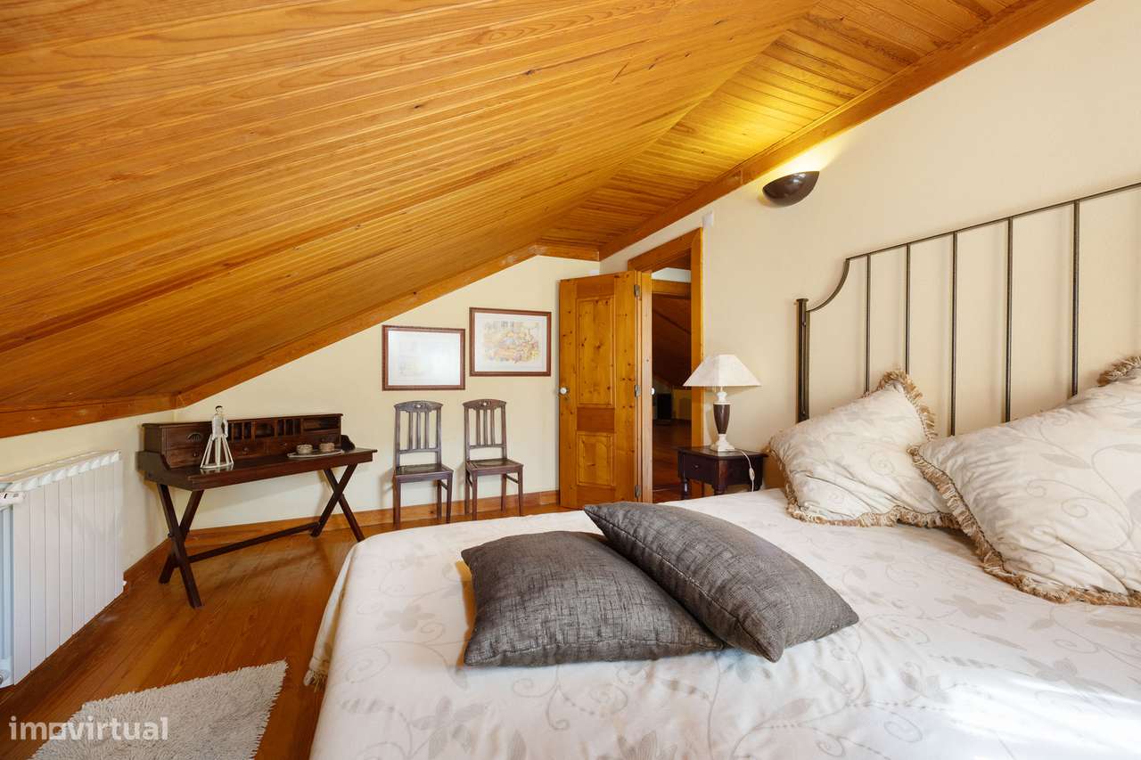 Moradia T2+2 | Piscina e Jardim | Vista Rio Zezêre | Dornes-16