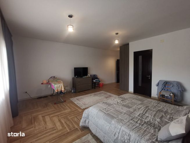 Vila P+E, Bascov/Valea Ursului, teren 1017mp, partial mobilata-11