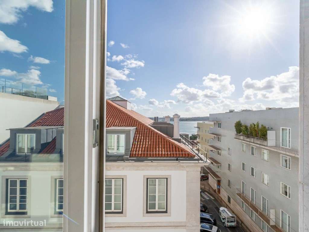 Apartamento T4 com garagem e vista sobre o Rio Tejo no Chiado, Lisboa - Grande imagem: 1/24