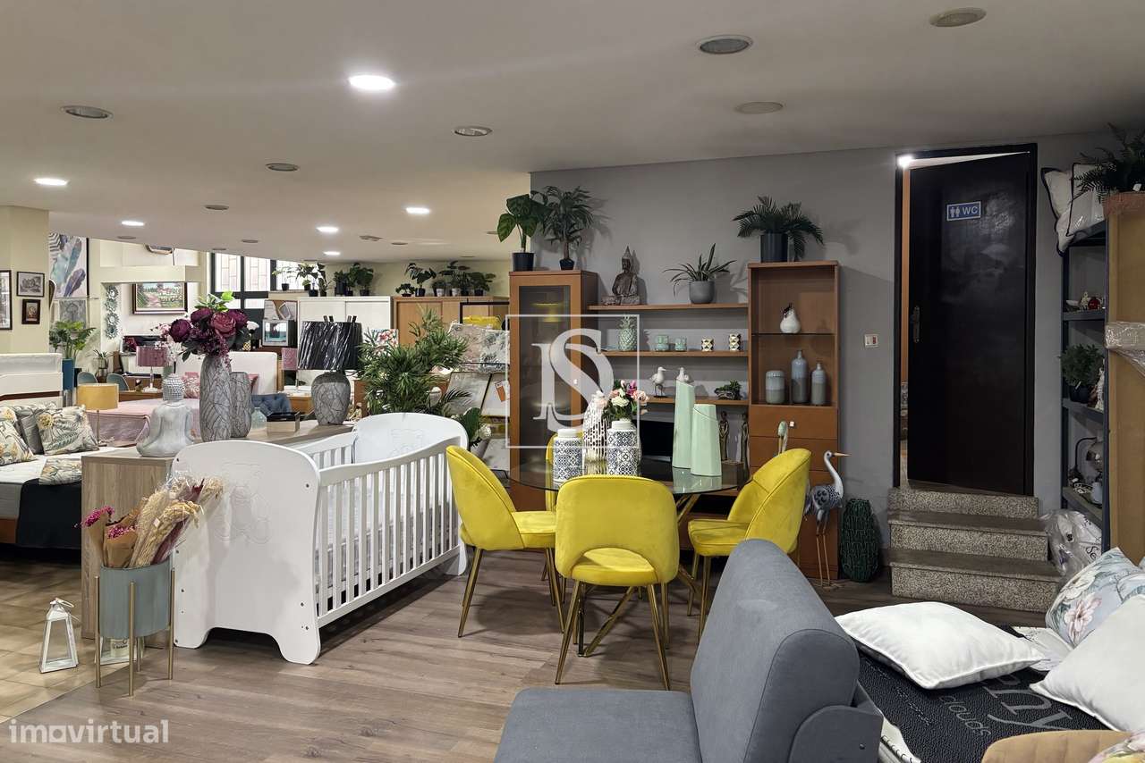 Espaço comercial com 598m2 no centro de Viseu-9