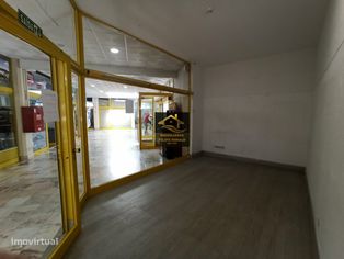 Vende-se Loja Edifício Loja do Cidadão Cacém 18,50m2