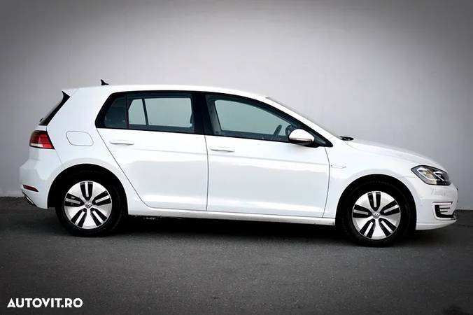 Volkswagen Golf e-Golf - 11