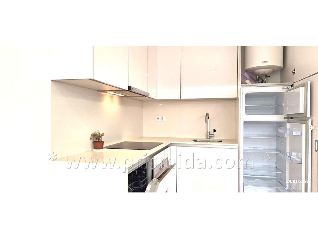 T1 com 2WCs, terraço e 2 lugares de estacionamento!-1