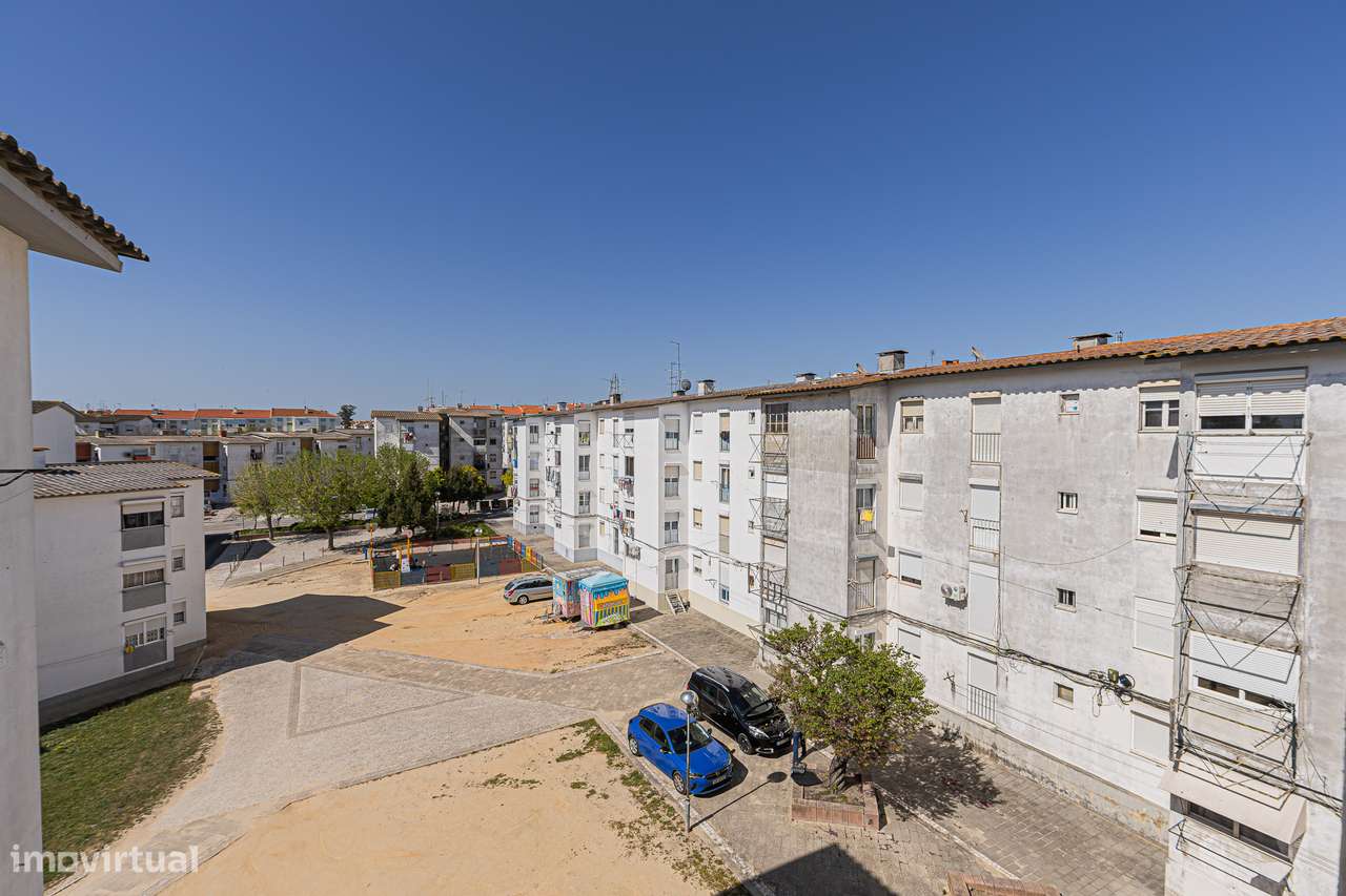 Apartamento de 4 assoalhadas no centro da Moita-37