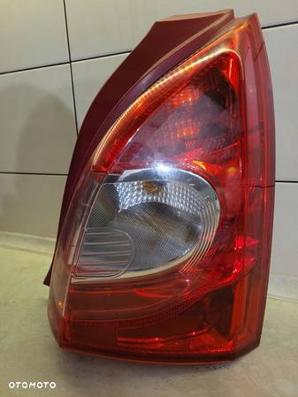 LAMPA PRAWA PRAWY TYŁ RENAULT TWINGO II LIFT W BŁOTNIK (2012-2014) - 3