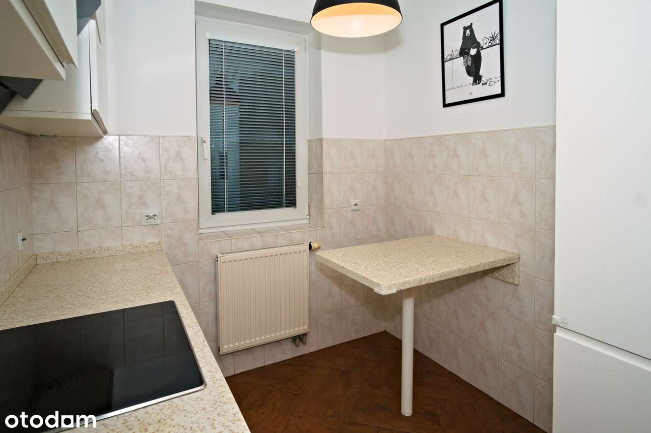 Mieszkanie położone na II piętrze w kameralnym budynku !-8