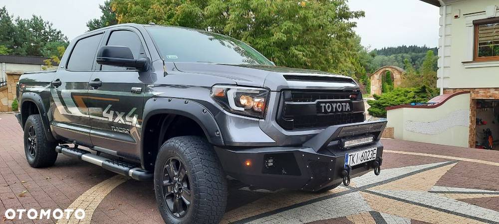 Toyota Tundra - 2