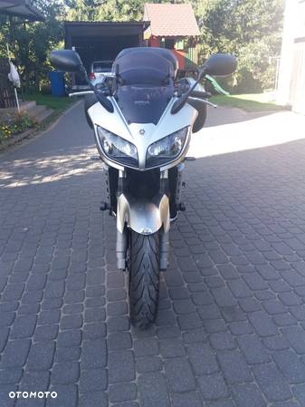 Yamaha FZS - 6