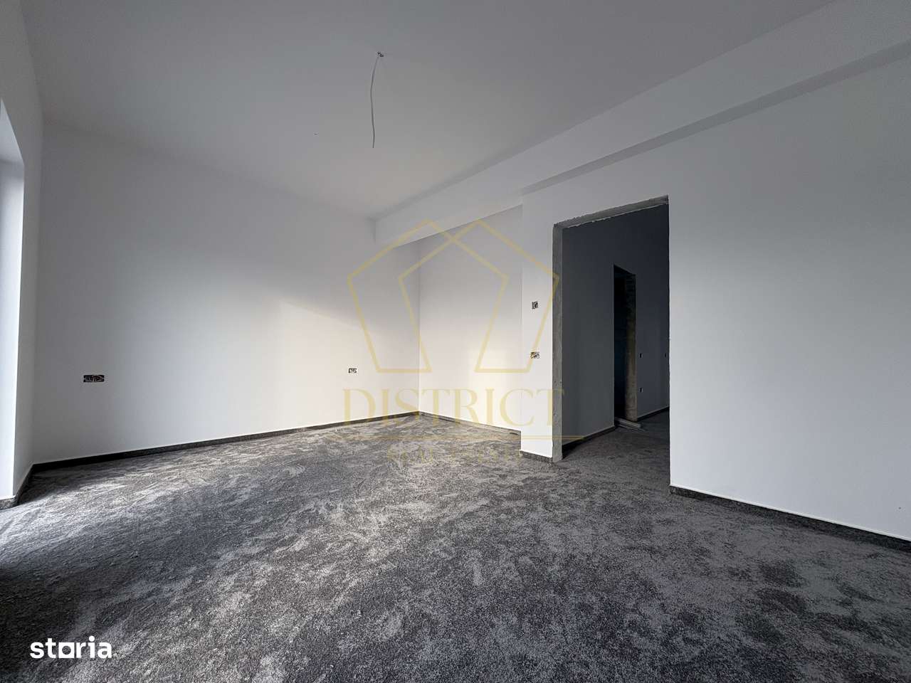 Duplex cu 3 camere, despărțit prin camera tehnica | Mosnita Noua | Bar - Imagine principală: 5/13