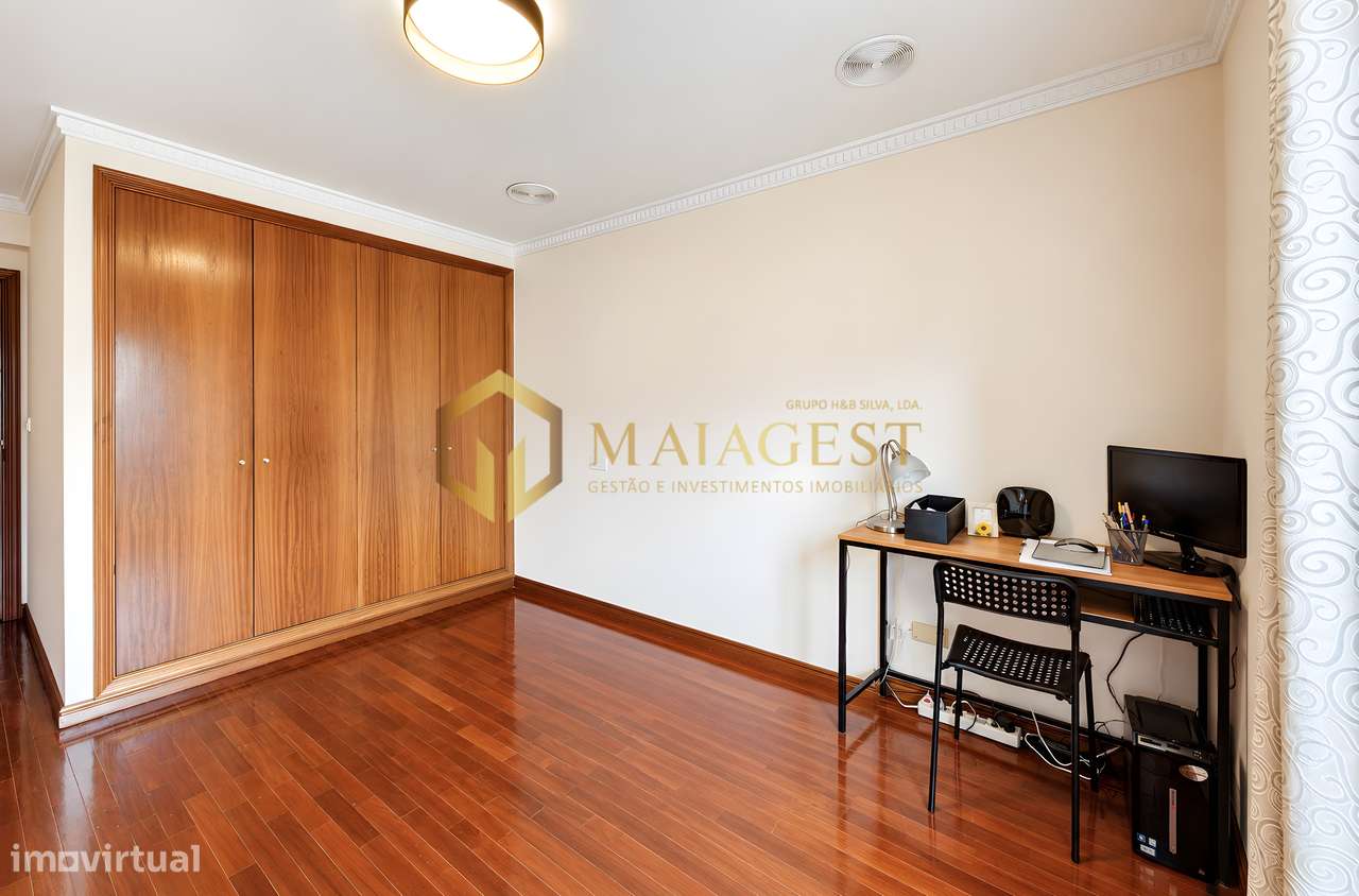 Apartamento T2+1 com Suite e Varanda no Centro de Gaia-23
