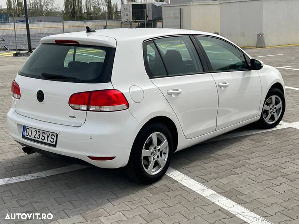 Volkswagen Golf 2.0 TDI Comfortline DSG - 3