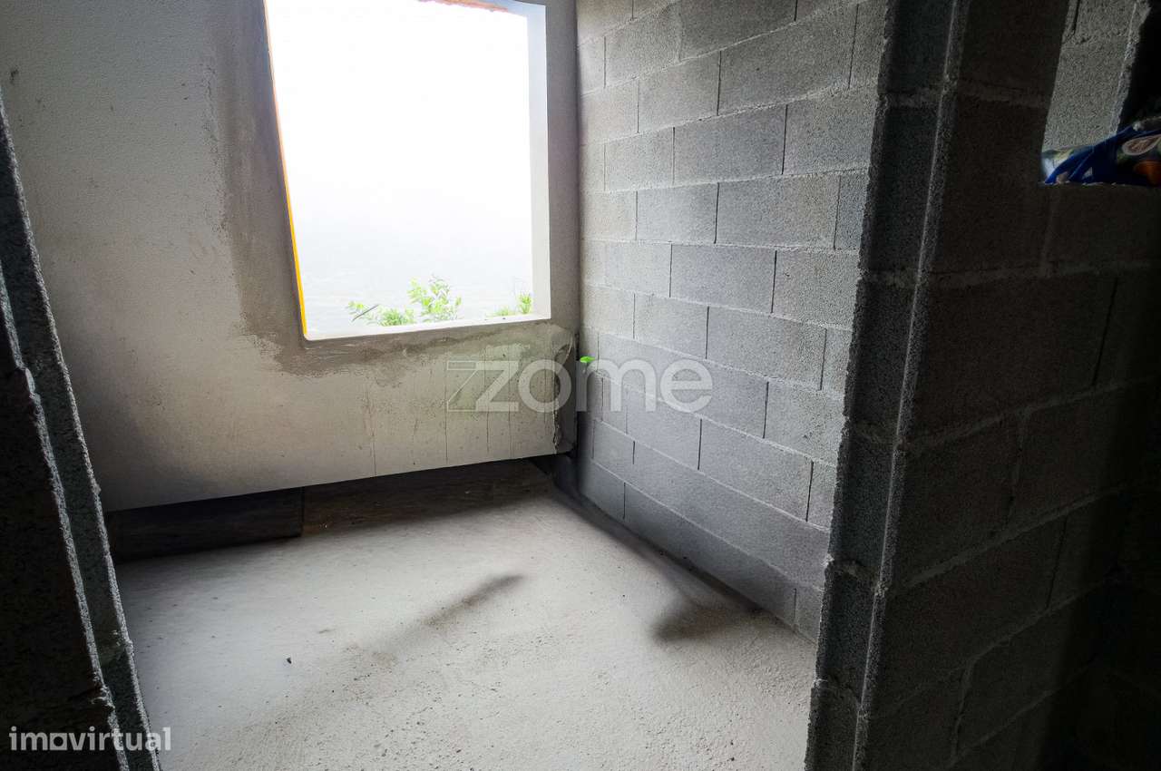 Moradia T5 em fase final de construção em Fornos de Algodres-10