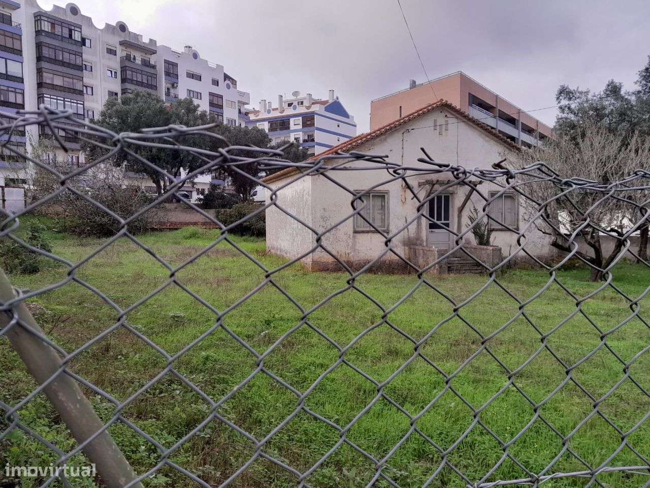 Moradia para reconstrução em Mem-Martins-10