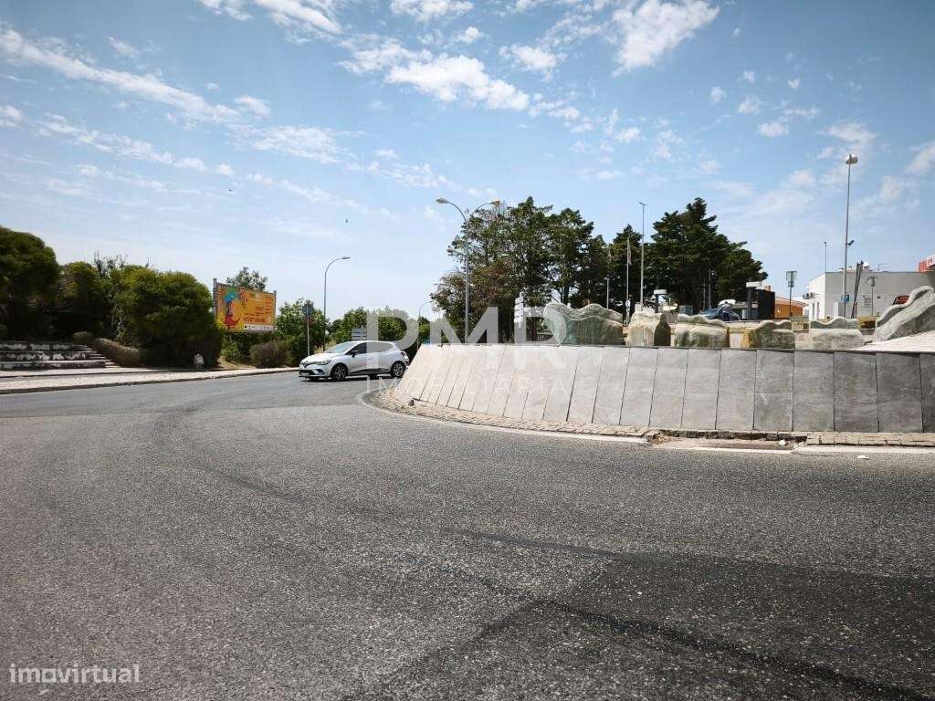 Trespasse de Estabelecimento Comercial em Queijas-18