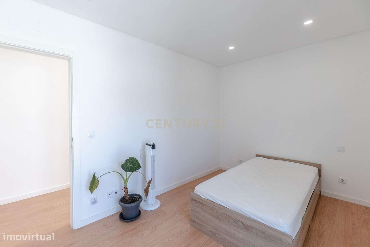 Moradia T3 + 2 com Piscina - Foros de Amora-19