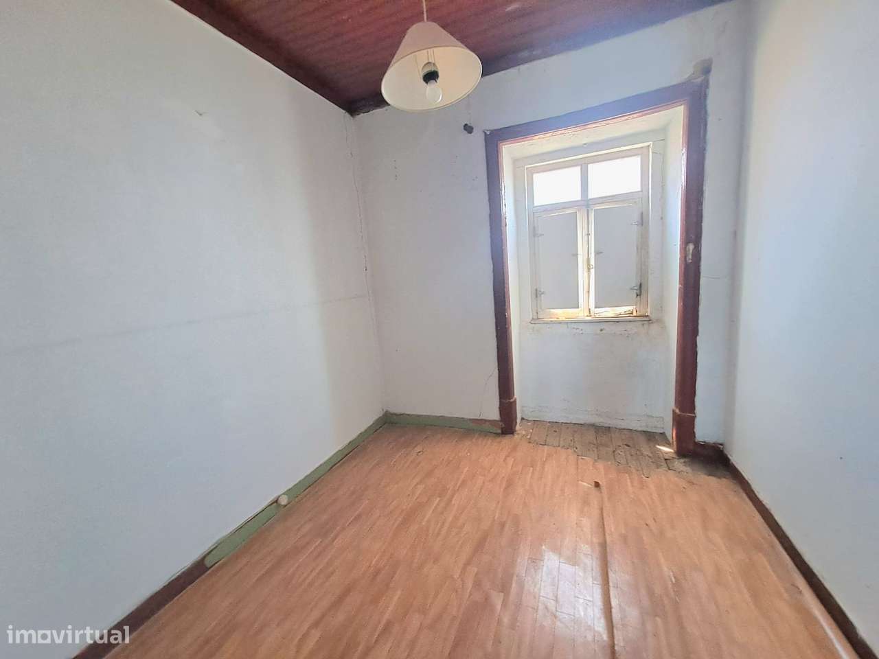 Imóvel para Reabilitar no Centro do Ameal – Torres Vedras - Grande imagem: 4/19