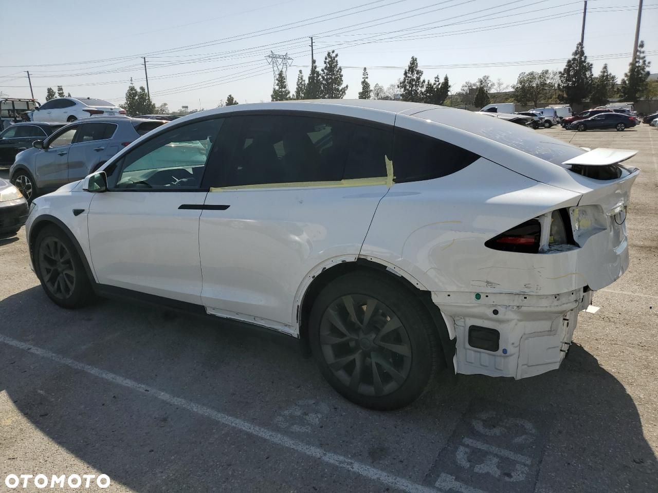 Tesla Model X - 4