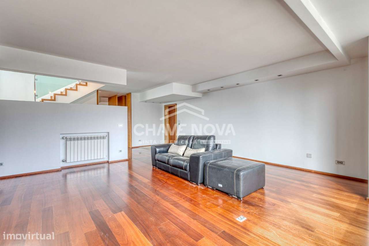 Moradia Isolada T3 c/ Jardim e Piscina em Canidelo (Praias) - Grande imagem: 4/25