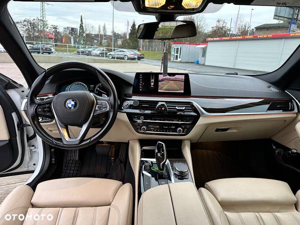 BMW Seria 5 530i xDrive Sport Line sport - 17