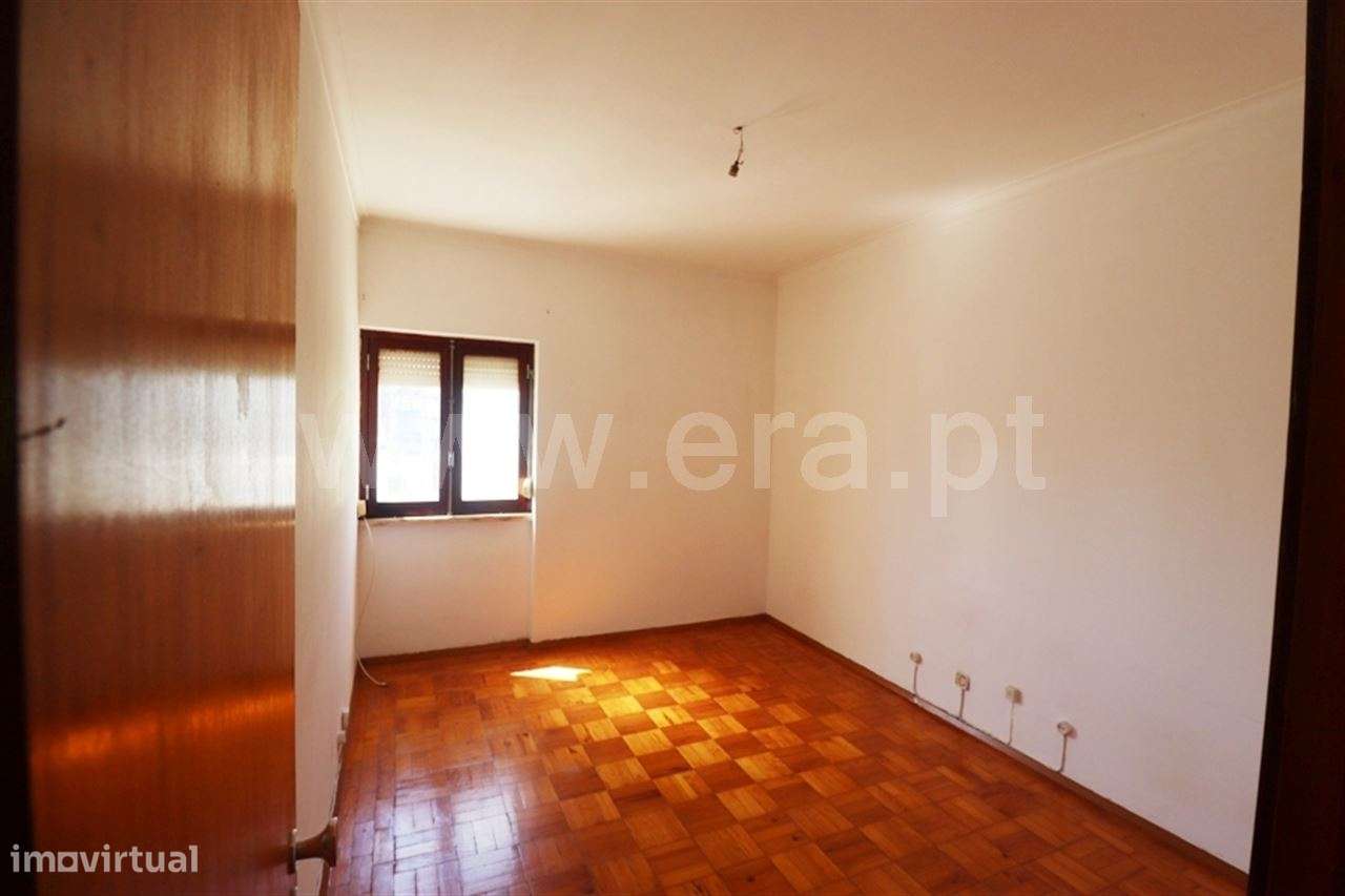 Apartamento T2 de origem; Cruz de Pau-3