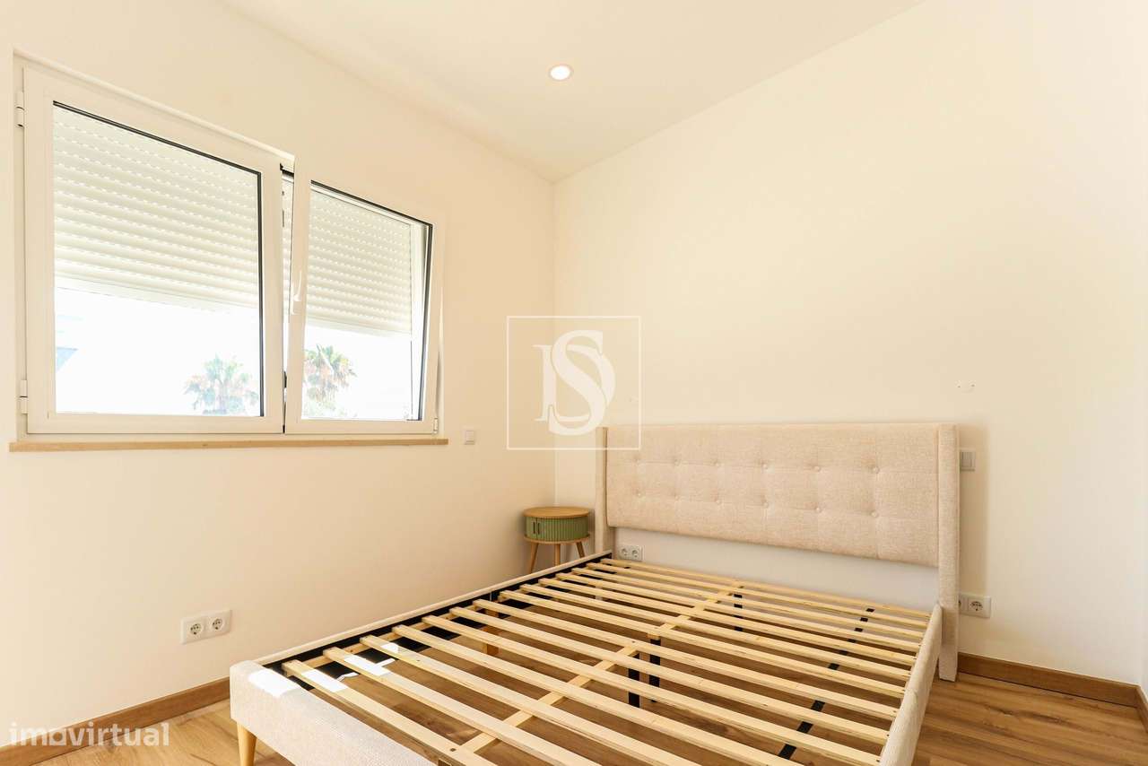 Moradia renovada  com quintal de 140m2 no centro de Lagoa-8