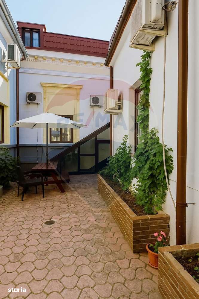 Hotel / Pensiune cu 31 camere de vânzare în zona P-ta Unirii - Imagine principală: 2/5