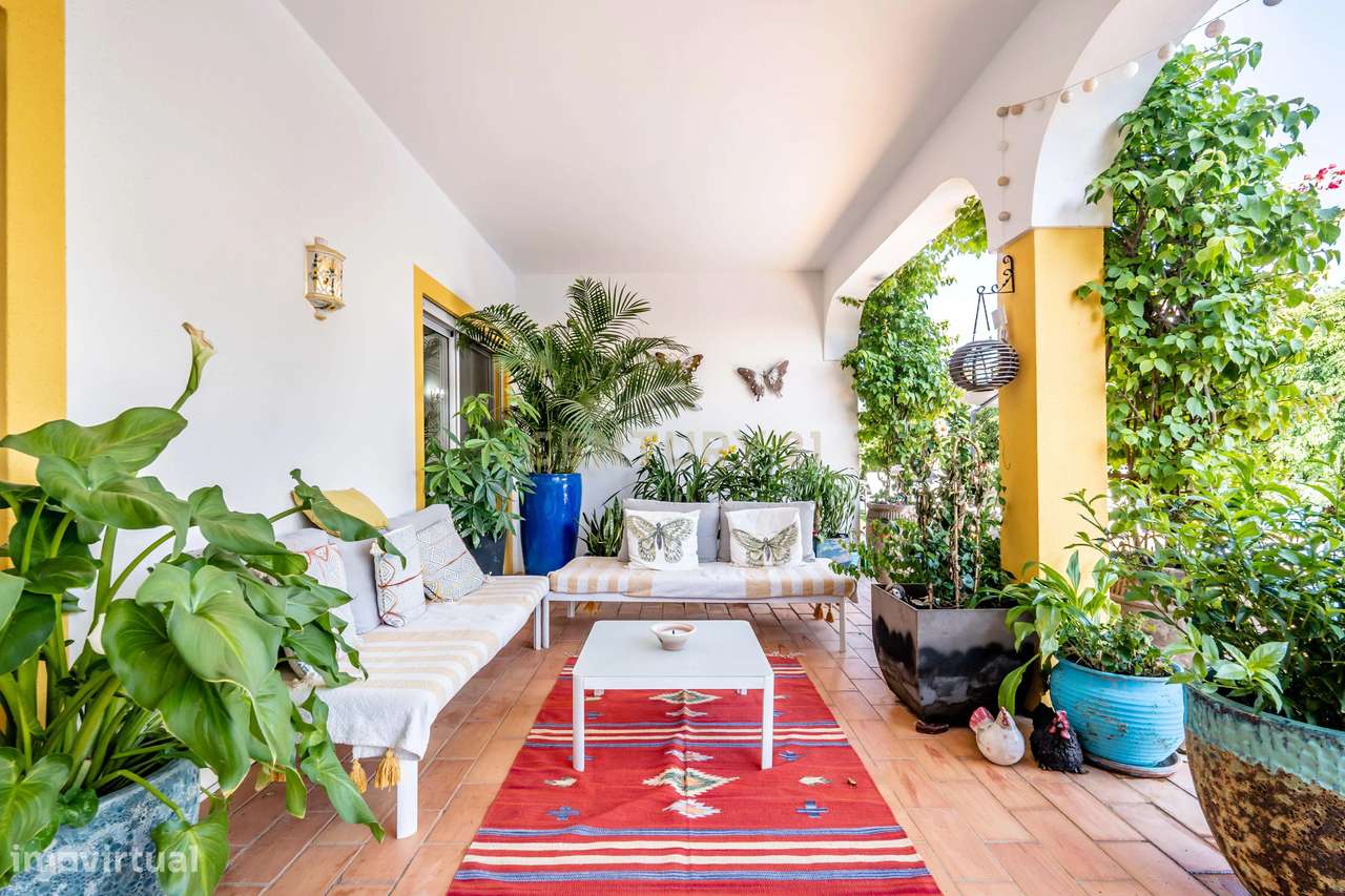 Moradia T4+1 com Piscina e Jardim em Zona Prestigiada de Portimão - Grande imagem: 5/49