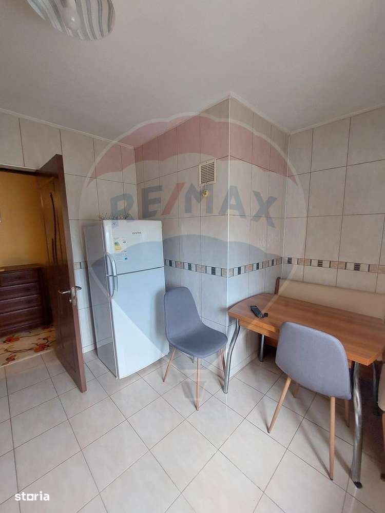 Apartament cu 2 camere de închiriat - Imagine principală: 5/8