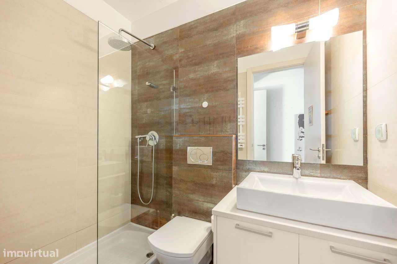 Apartamento T2 com 4 terraços e garagem nas Avenidas Novas, Lisboa-25