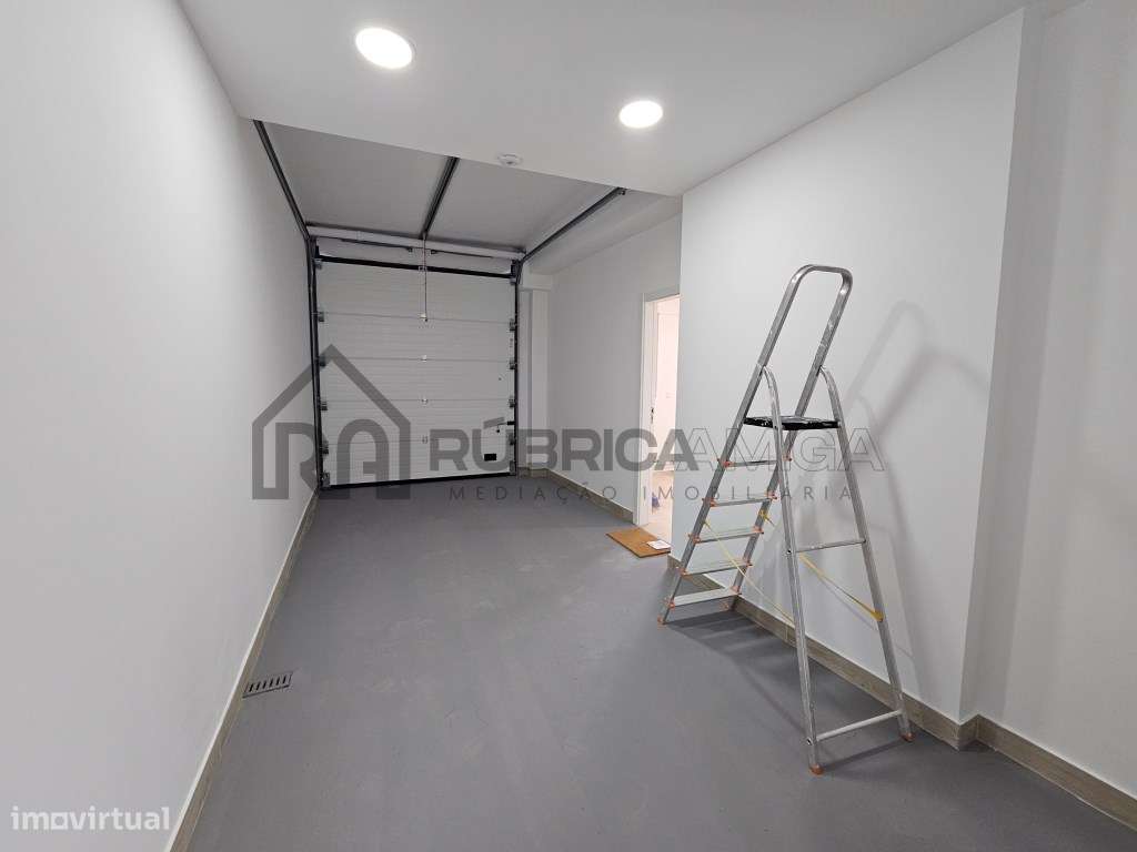 Moradia recuperada com garagem em Loulé-18