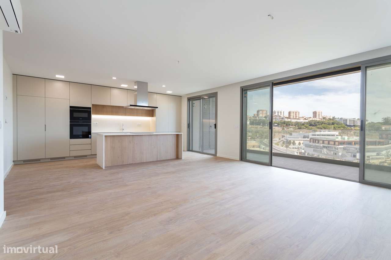 Apartamento T3 Novo a Estrear | 3 Suites | Vista Rio | Garagem Box | C-17