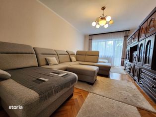 De vanzare Apartament 3 camere, zona Cetate foste proprietati