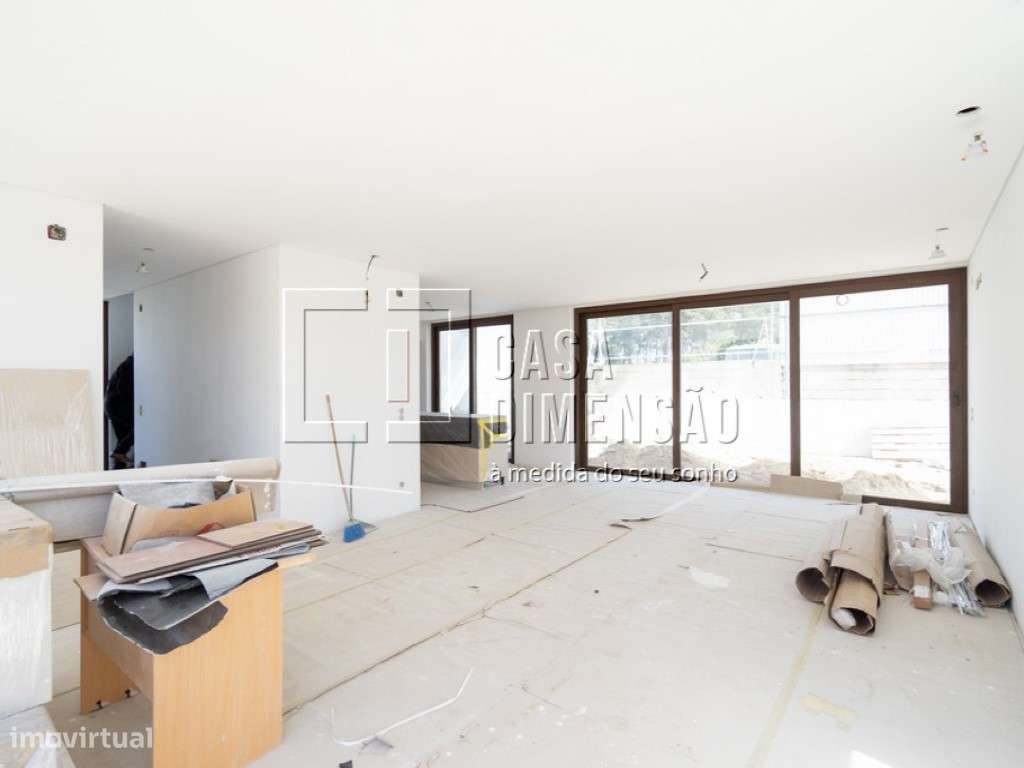 Moradia isolada de tipologia T3 na melhor zona da Aroeira, com Pisc... - Grande imagem: 5/29