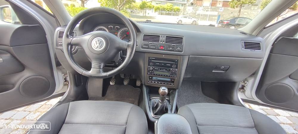 VW Bora 1.9 TDi Confortline - 13