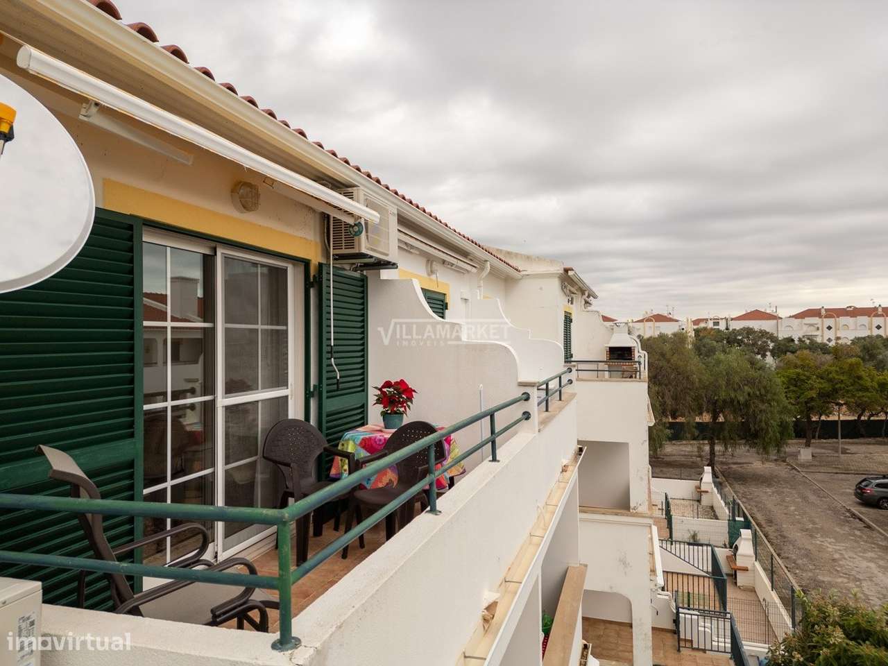 Apartamento T2 com parqueamento situado na Urbanização Dunamar a 600 m - Grande imagem: 4/25