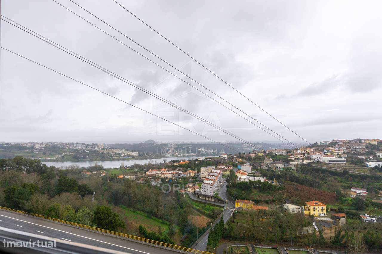 Apartamento T2 com Terraços e Vista Douro-9