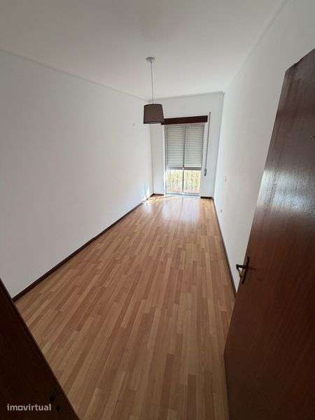 Arrenda-se  apartamento T2 - Grande imagem: 3/8