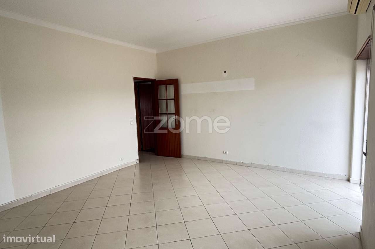 Apartamento de 4 Assoalhadas Qta do Rouxinol - Grande imagem: 3/30