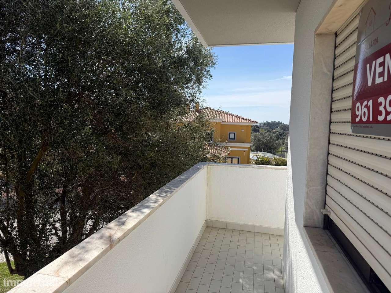 T3 Centro de Queijas, Oeiras. Parqueamento, Arrecadação, Varandas.-14