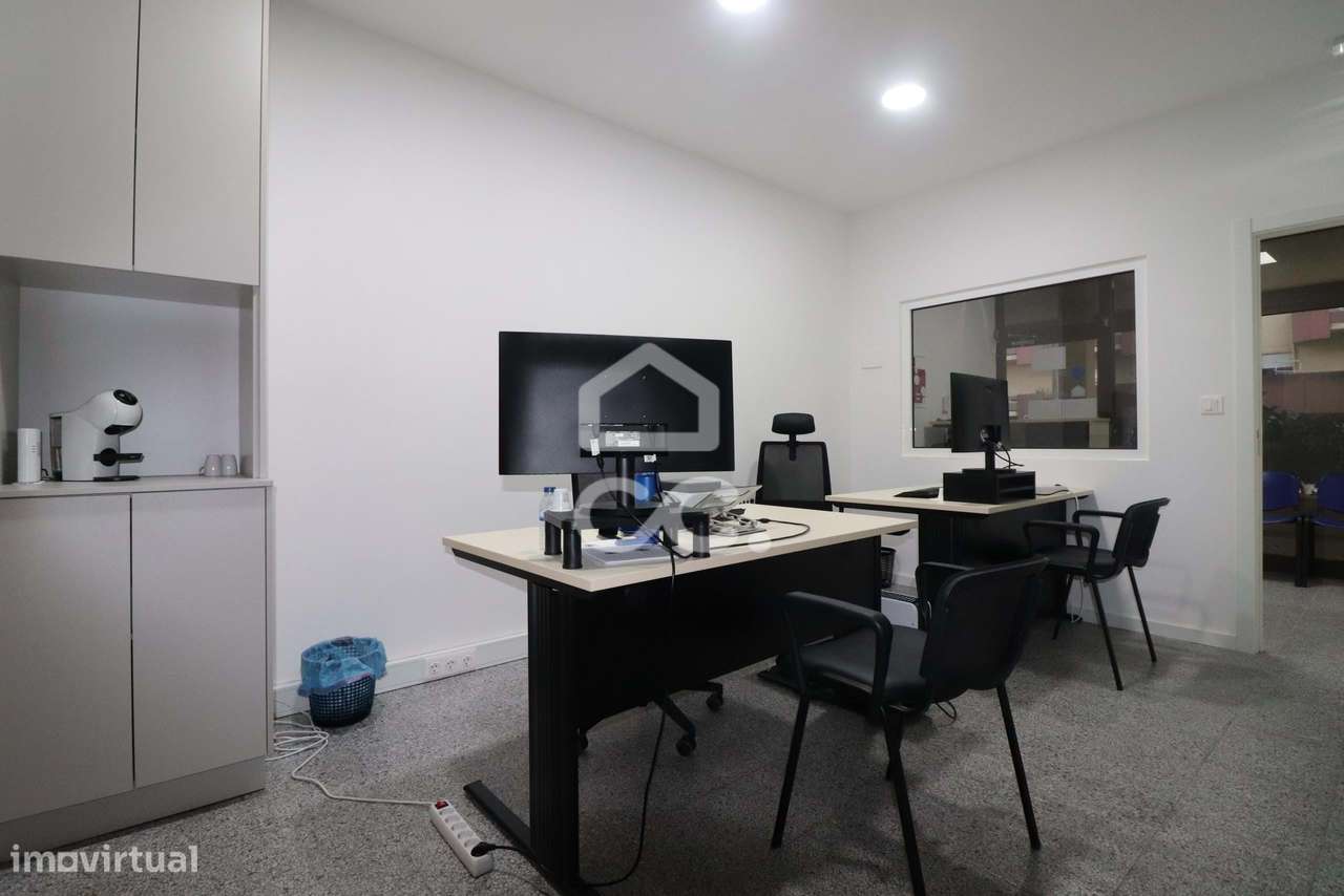 Espaço comercial remodelado  na Urbanização do Loreto! - Grande imagem: 5/15