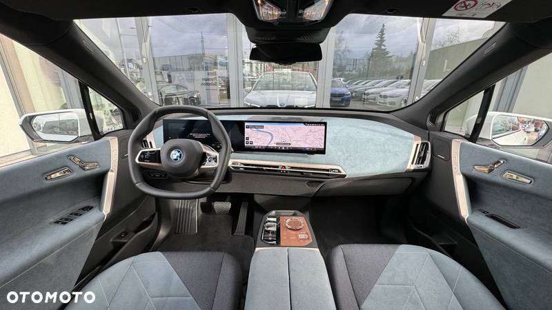 BMW iX xDrive40 - 24