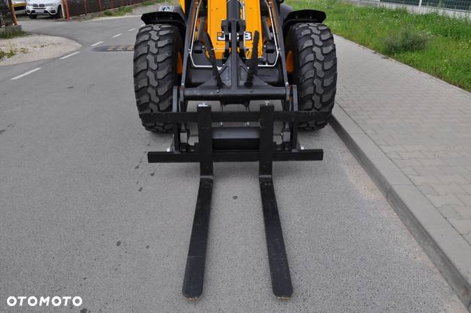 JCB WLS 409 SV FABRYCZNIE NOWA ! DOSTĘPNA OD RĘKI ! WIDŁY DO PALET SZYBKOZŁĄCZE HYDRAULICZNE - 25