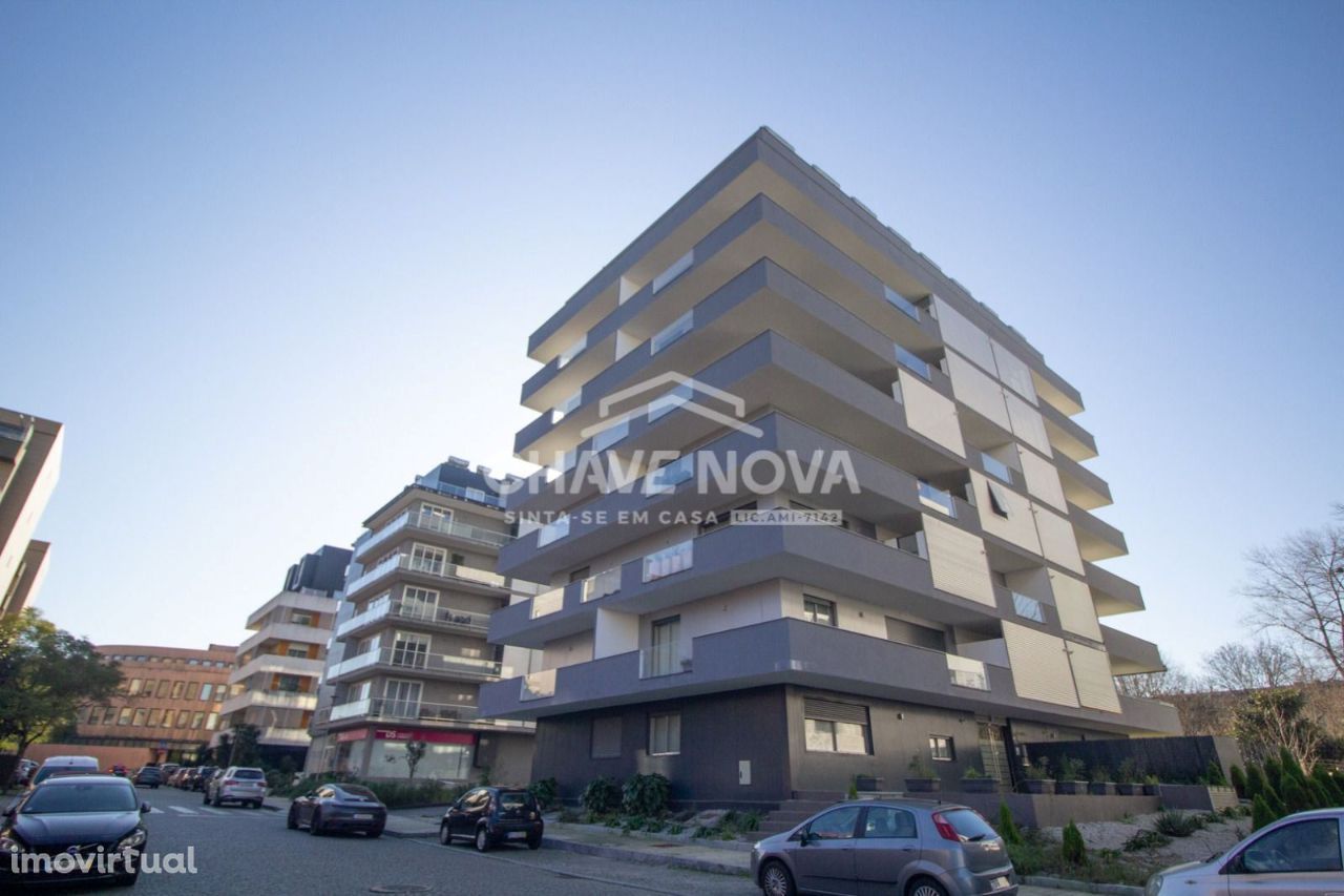 Apartamento T1 como Novo, c/ terraço num prédio de Luxo em Ramalde