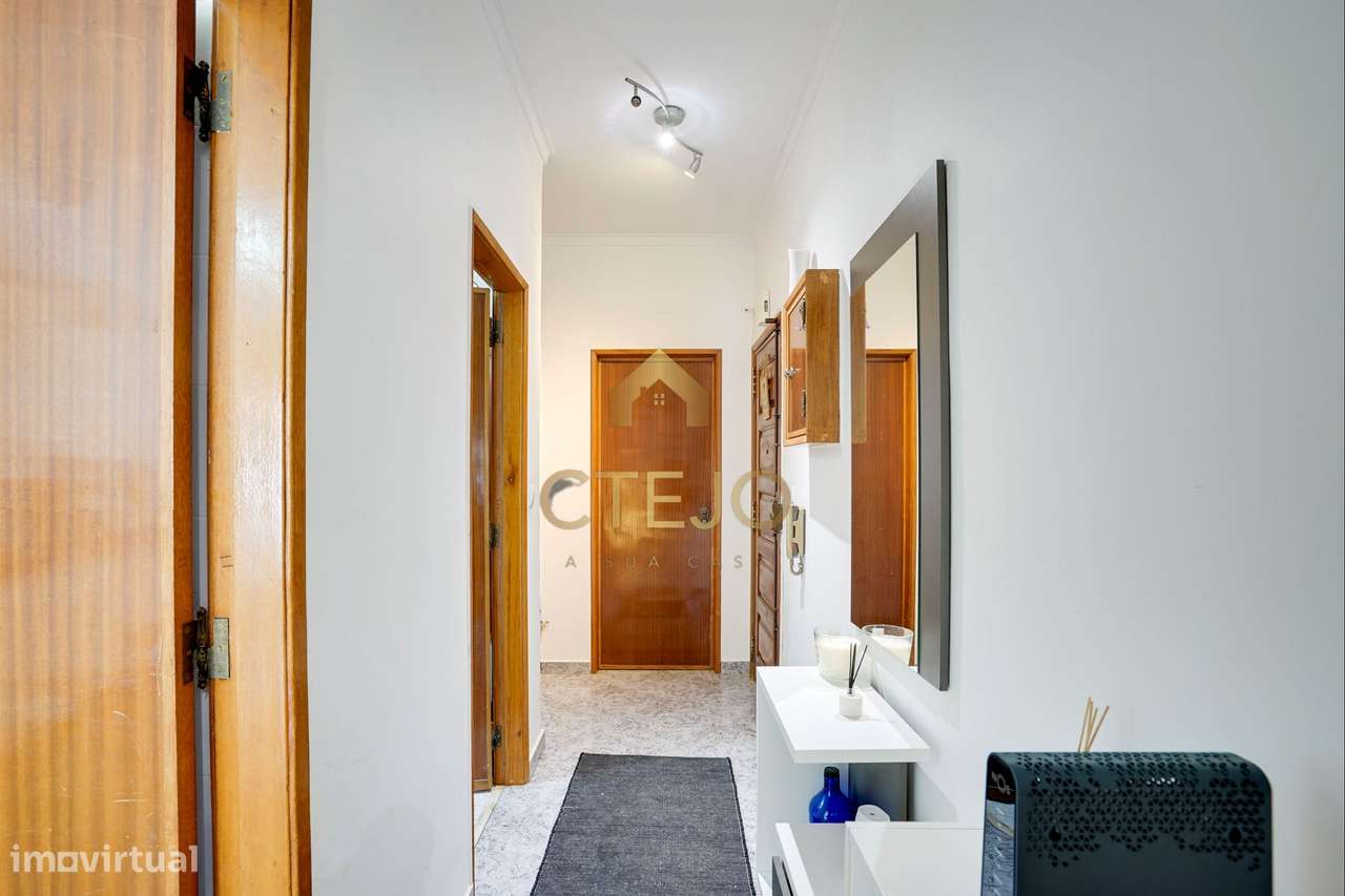 Apartamento T2  com varanda e arrecadação em Vale de Figueira , São Jo-14
