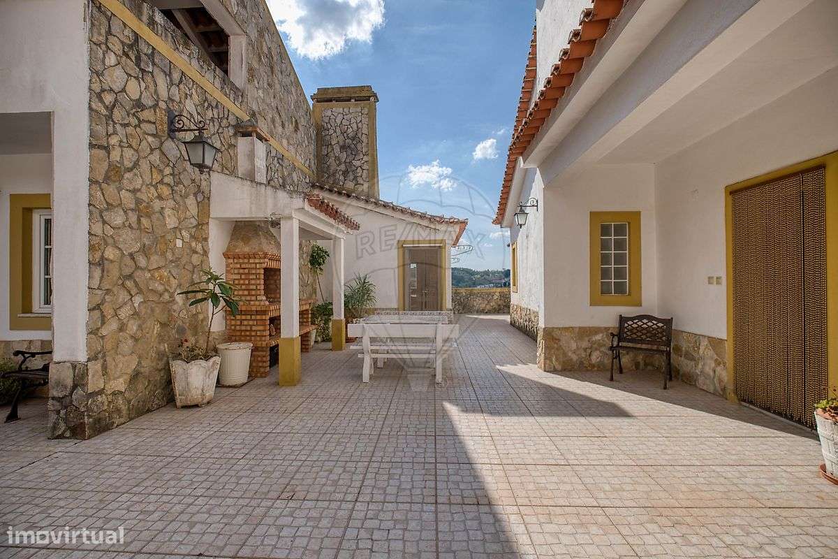 Moradia T8 para venda - Grande imagem: 3/50