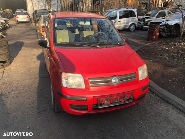 Dezmembrez Fiat Panda rosu benzina - 1