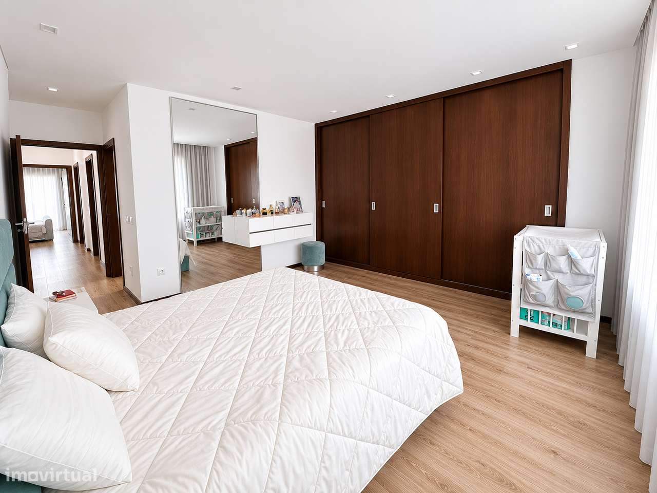 Apartamento T3 com garagem fechada, logradouro e jardim-8